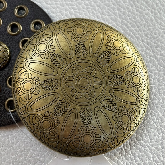 NWT faux leather adjustable belt - Picture 4 of 8